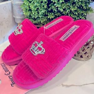 🩷🍒Juicy couture bling slippers